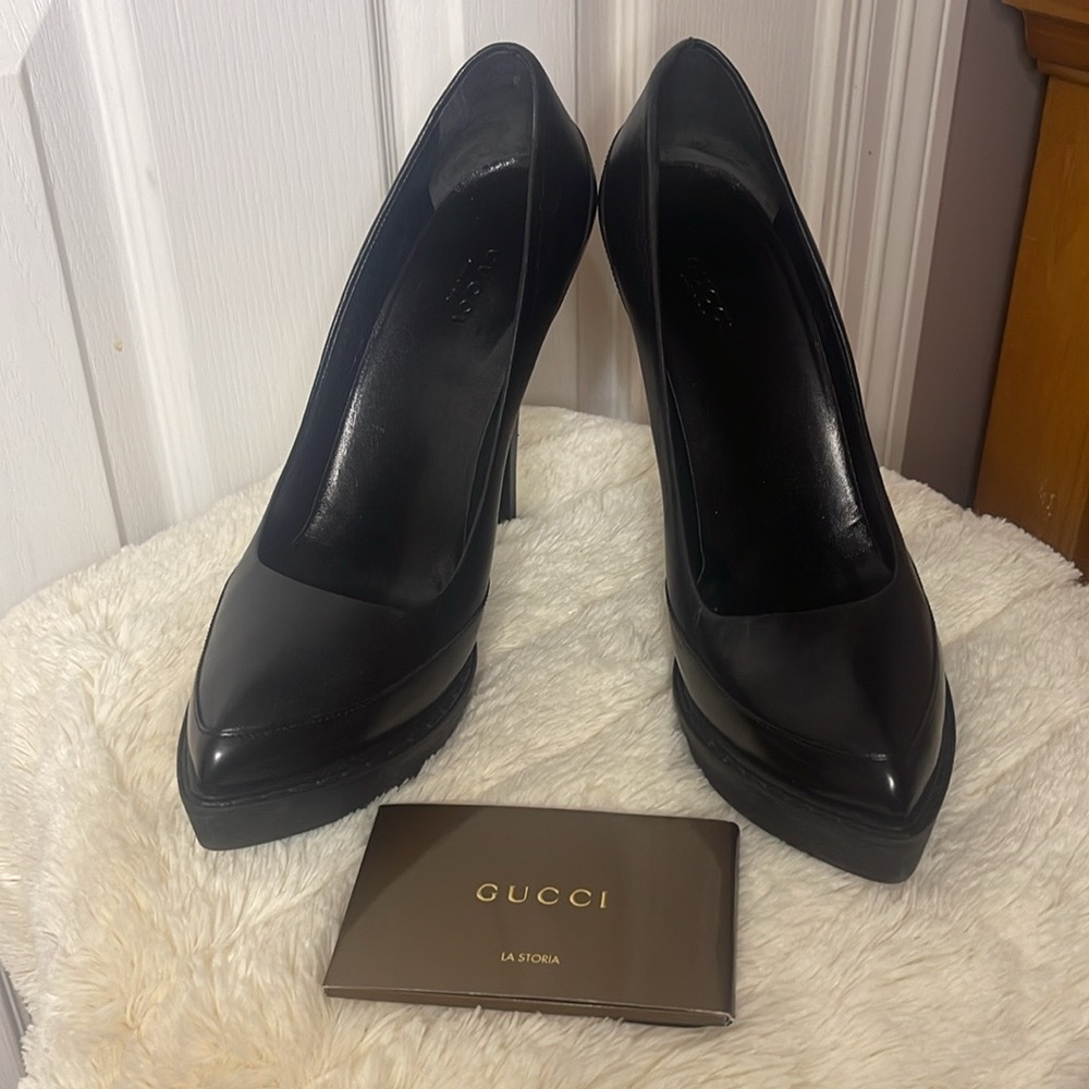Gorgeous Gucci Stiletto Black Heels- Original Box and booklet ! Sz 39/8.5